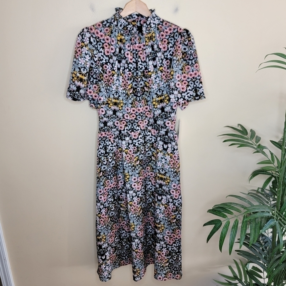 NWT Julia Jordan | Short Sleeve Mock Neck A-line Floral Midi Dress Size 6